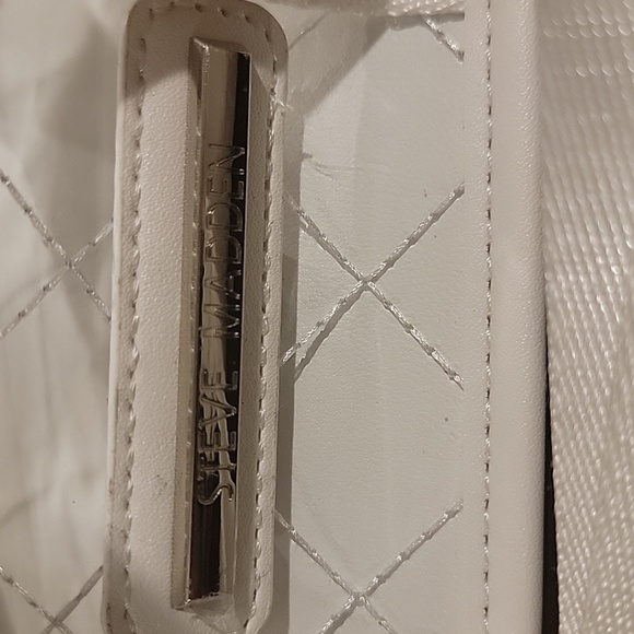(J9) Steve Madden 3 piece white and clear crossbody set - Picture 4 of 9